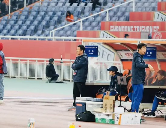 因为赏金船长官网每个月都会请专门的娱乐专家来为大家进行在线交流每个月都会请专门的娱乐专家来为大家进行在线交流图片展示